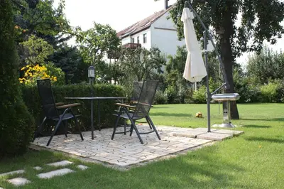 Ein Garten an der Unterkunft Ferienwohnung Scharnhorst