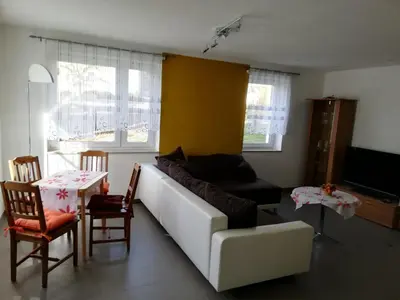Ein Sitzbereich in der Unterkunft Ferienwohnung, Monteurwohnung
