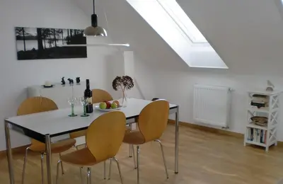 Getränke in der Unterkunft Stilvolle Ferienwohnung am Großen Garten