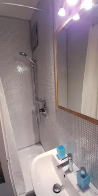 Ein Badezimmer in der Unterkunft F3 - 
