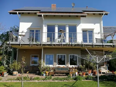 Das Gebäude in dem sich die Ferienwohnung befindet
