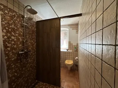 Ein Badezimmer in der Unterkunft Souterrain mit rustikalem Charme nur für Euch!