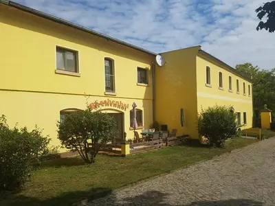 Das Gebäude in dem sich die Ferienwohnung befindet