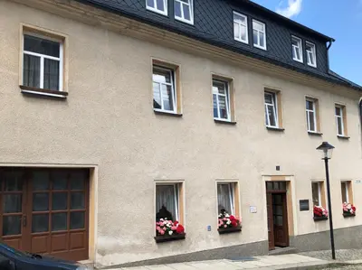 Das Gebäude in dem sich die Ferienwohnung befindet