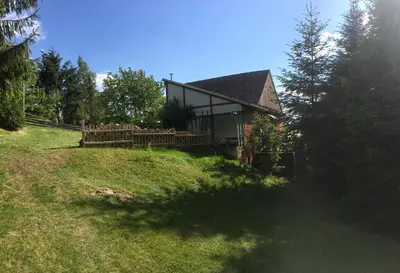 Das Gebäude in dem sich die Ferienwohnung befindet