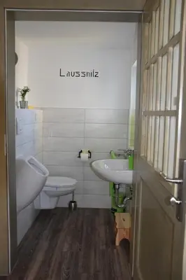 Ein Badezimmer in der Unterkunft Bahnhof Laussnitz