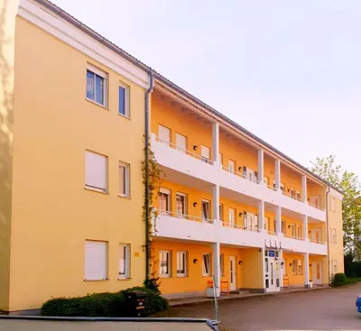 Das Gebäude in dem sich die Pension befindet
