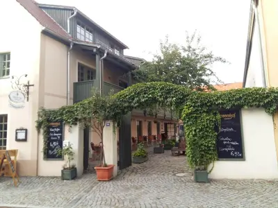 Das Gebäude in dem sich das Gasthaus befindet