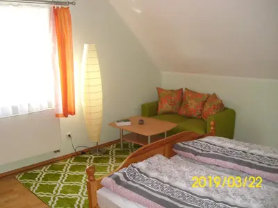 Ein Sitzbereich in der Unterkunft Ferienwohnung Gerlinde