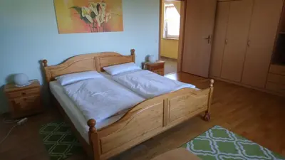 Ein Bett oder Betten in einem Zimmer der Unterkunft Ferienwohnung Gerlinde