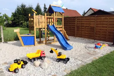 Ein Kinderspielbereich in der Unterkunft Ferienhaus 