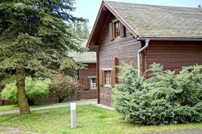 Ein Garten an der Unterkunft Forsthaus Luchsenburg