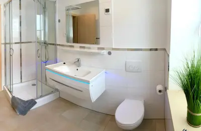 Ein Badezimmer in der Unterkunft STADTOASE moderne Wohnungen mit Balkon, Komfort und Ruhe, Für Monteure geeignet, Free WiFi