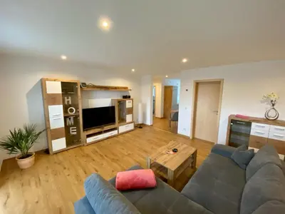 TV/Unterhaltungsangebot in der Unterkunft STADTOASE moderne Wohnungen mit Balkon, Komfort und Ruhe, Für Monteure geeignet, Free WiFi