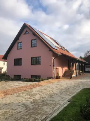 Das Gebäude in dem sich die Ferienwohnung befindet