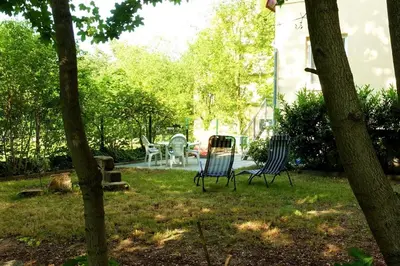Ein Garten an der Unterkunft Campus Apartment Ernst