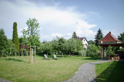 Ein Garten an der Unterkunft Villa Kreisel