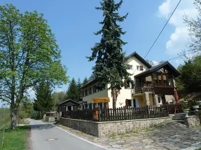 Das Gebäude in dem sich die Ferienwohnung befindet