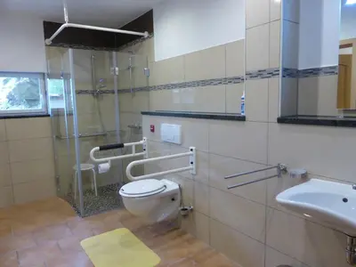 Ein Badezimmer in der Unterkunft FEWO 2