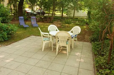 Ein Garten an der Unterkunft Campus Apartment Anton