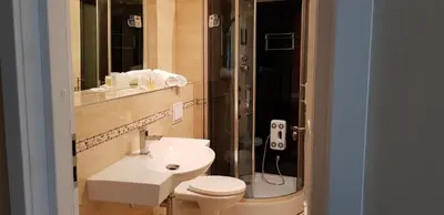 Ein Badezimmer in der Unterkunft Hotel-Villa Lalee