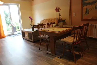 Ein Sitzbereich in der Unterkunft Ferienwohnung im Grünen