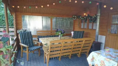 Ein Restaurant oder anderes Speiselokal in der Unterkunft Ferienwohnung Meierbaude