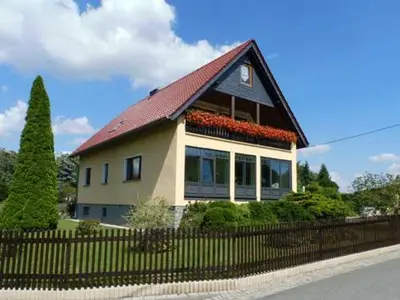Das Gebäude in dem sich die Ferienwohnung befindet
