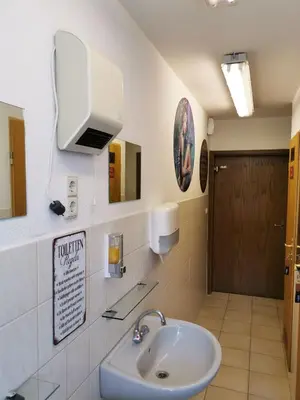 Ein Badezimmer in der Unterkunft Gästezimmer Am Gewölbekeller