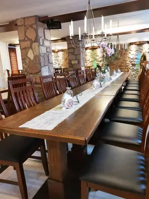Ein Restaurant oder anderes Speiselokal in der Unterkunft Gästezimmer Am Gewölbekeller