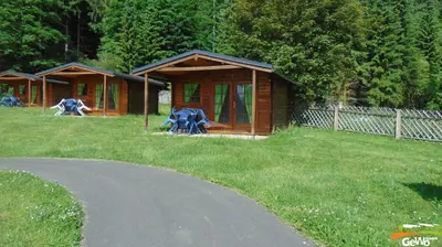 Ein Garten an der Unterkunft Blockhütte am Kegelsberg