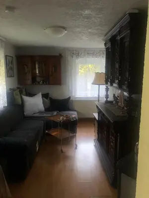 Ein Sitzbereich in der Unterkunft Ferienwohnung Eulennest