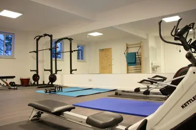 Das Fitnesscenter und/oder die Fitnesseinrichtungen in der Unterkunft Alter Gutshof Papstdorf