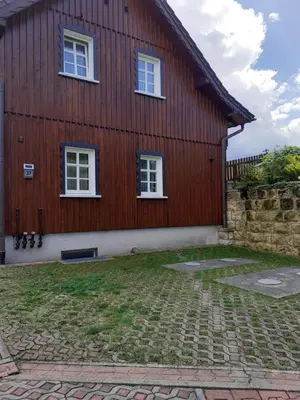 Das Gebäude in dem sich die Ferienwohnung befindet