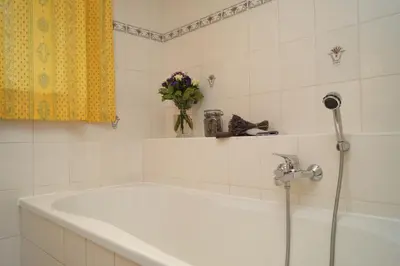 Ein Badezimmer in der Unterkunft FeWo La Lavendula