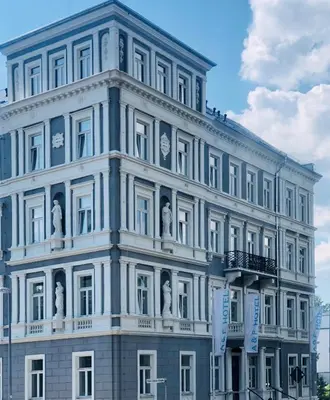 Das Gebäude in dem sich das Hotel befindet