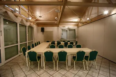 Der Geschäftsbereich oder Konferenzraum in der Unterkunft Hotel Rosengarten Leipzig-Naunhof