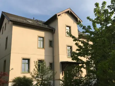 Das Gebäude in dem sich die Ferienwohnung befindet