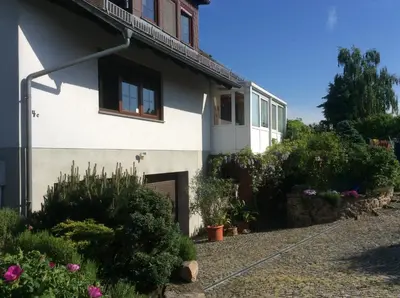 Ein Garten an der Unterkunft Ferienwohnung Sonne-Stadtrand Dresden