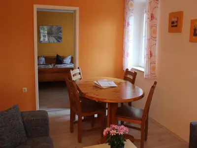 Ein Sitzbereich in der Unterkunft charmante Ferienwohnung in Struppen