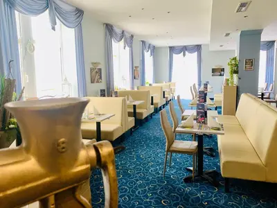 Ein Sitzbereich in der Unterkunft Hotel Alte Klavierfabrik Meißen