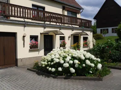 Ein Garten an der Unterkunft Ferienwohnung Hartmann
