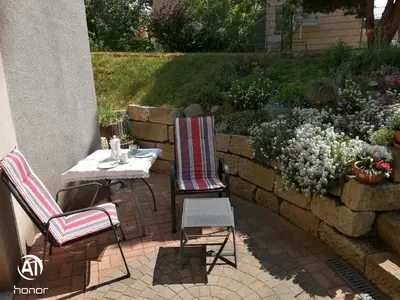 Ein Garten an der Unterkunft Ferienwohnung Törpsch