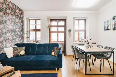 Ein Sitzbereich in der Unterkunft TIP! Modernes Apartment direkt im Herzen Dresdens