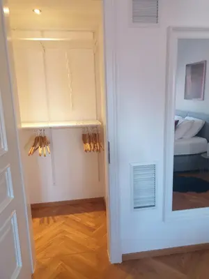 Ein Bett oder Betten in einem Zimmer der Unterkunft Modernes Apartment an der Frauenkirche