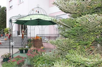 Ein Garten an der Unterkunft Hotel Kirchner