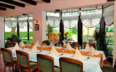 Ein Restaurant oder anderes Speiselokal in der Unterkunft Hotel Heidehof