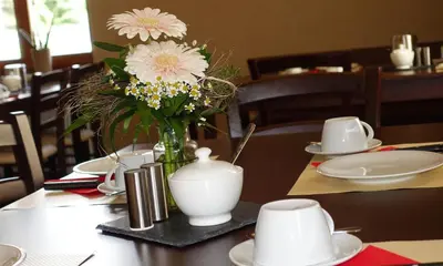 Ein Restaurant oder anderes Speiselokal in der Unterkunft Hotel Am Rittergut