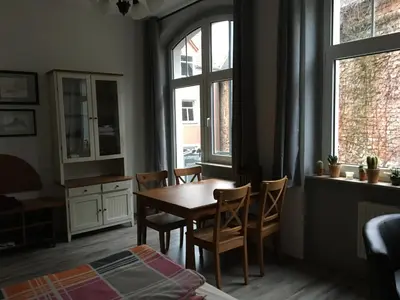 Ein Sitzbereich in der Unterkunft Ferienwohnung Mittendrin -Balkon-