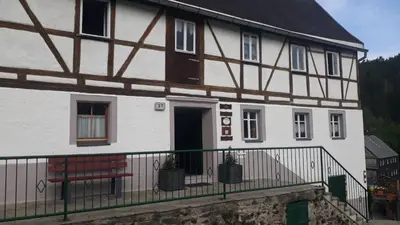 Das Gebäude in dem sich die Ferienwohnung befindet